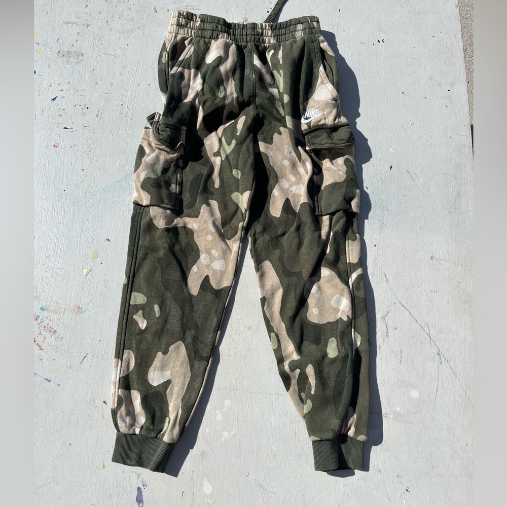 Kid's Nike Joggers Multicolor Camo L Activewear Gym Run Sports Casual Cargo